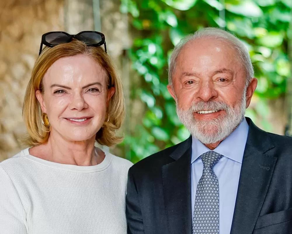 Lula anuncia R$ 450 milhões para produção de leite: “fortalecimento da agricultura familiar no Paraná”, destaca Gleisi