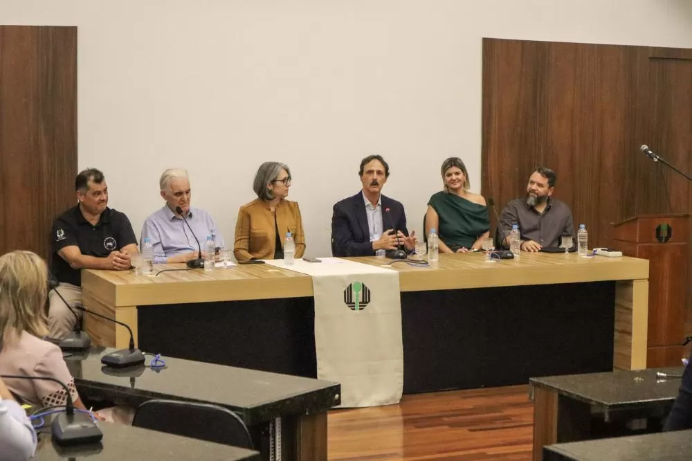 UEL recebe R$ 2 milhões do Estado para projeto de inovação tecnológica em saúde única Foto: Agência UEL