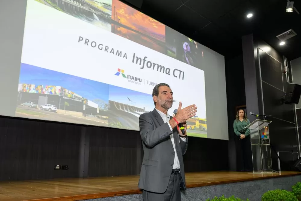 Diretor-geral brasileiro, Enio Verri, ressaltou a qualidade dos profissionais do CTI. Fotos: William Brisida/Itaipu Binacional.
