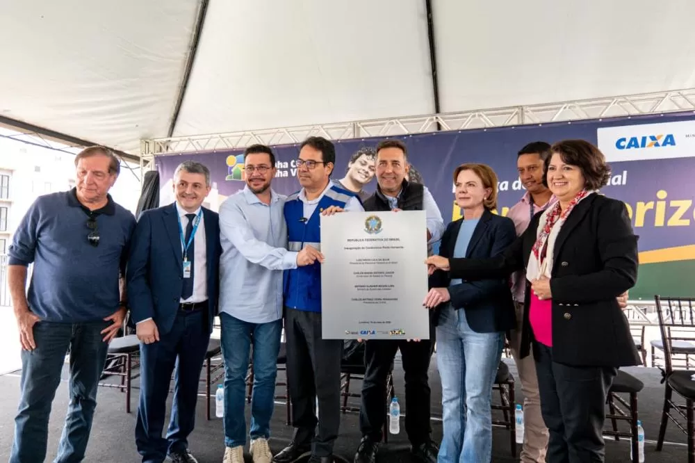 Gleisi entrega conjunto residencial com 240 moradias do Minha Casa, Minha Vida em Londrina