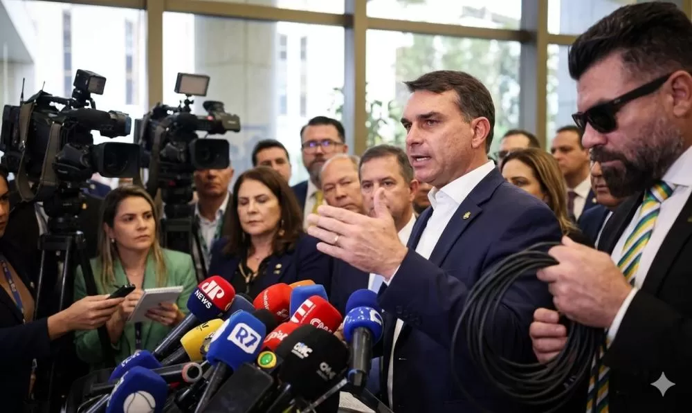 Flávio confirma encontro com Vorcaro após banqueiro ter sido preso