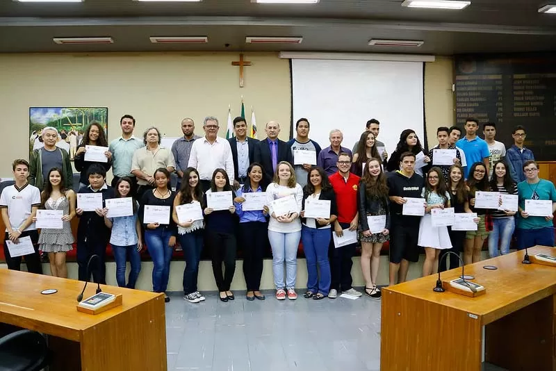 Com apoio da Seed, eleições do Parlamento Jovem mobilizam estudantes em 88 colégios da rede estadual. Foto: TRE PR