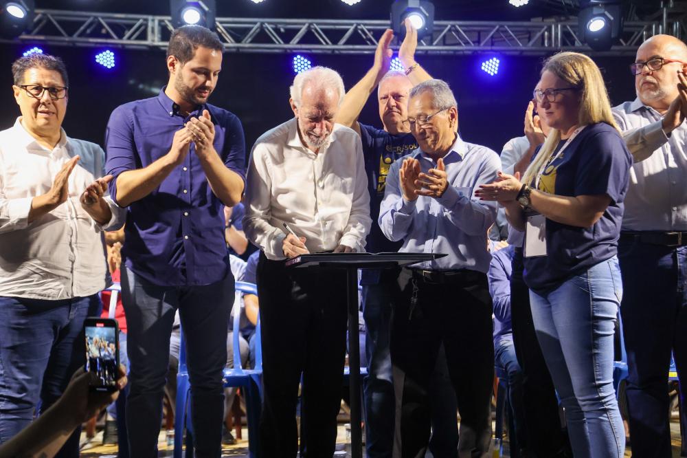 Na abertura da feira de Dois Vizinhos, Estado anuncia R$ 18,9 milhões para ampliar leitos de UTI Foto: Gilson Abreu/AEN