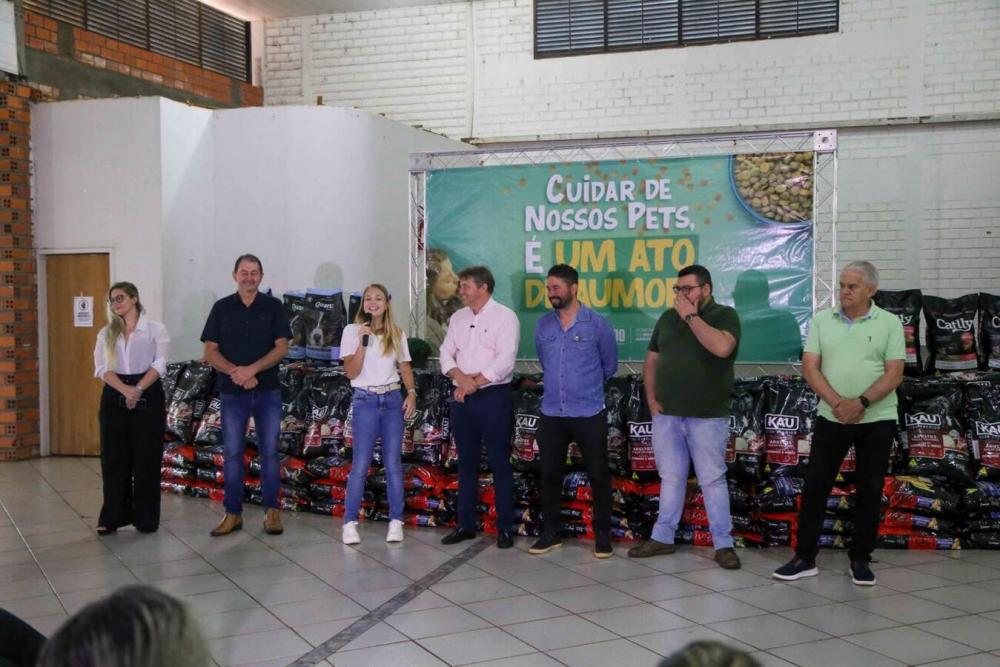 Evento lança o Banco de Ração e a primeira entrega de alimento às protetoras