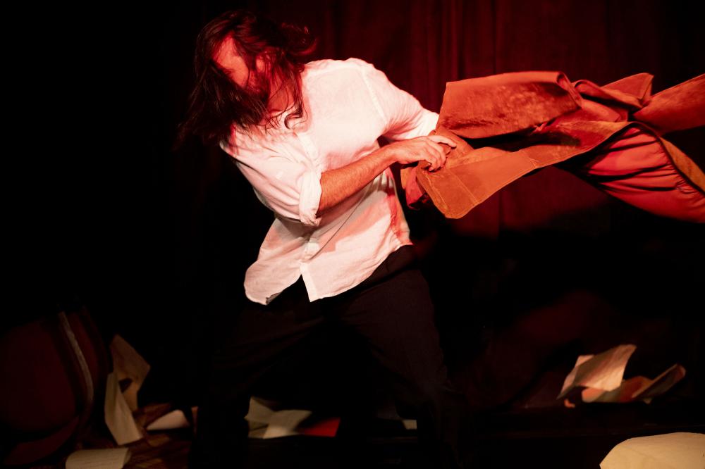 “Diário de um Louco” revive obra do dramaturgo Nikolai Gogol Foto: Annelize Tozetto