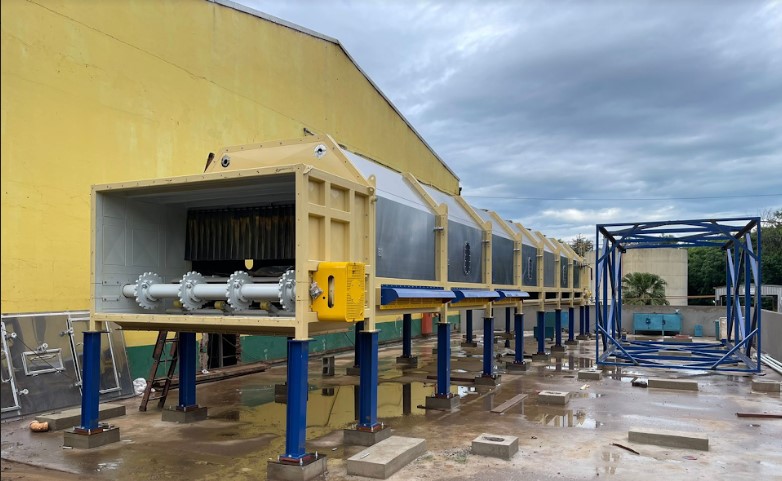 Um dos maiores investimentos previstos está na instalação da nova caldeira, cujos componentes demandaram o carregamento de 14 carretas