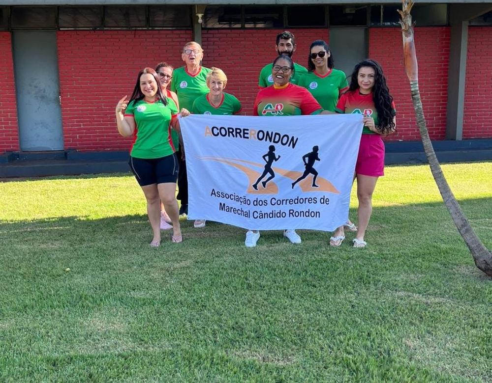 Fabio da Silva completou o percurso de 5 km em 18 minutos, parando para tomar chope nos quatro pontos de hidratação