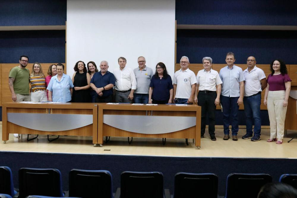 Ato foi realizado no auditório Acary de Oliveira no Paço Municipal na manhã desta quarta-feira (13)