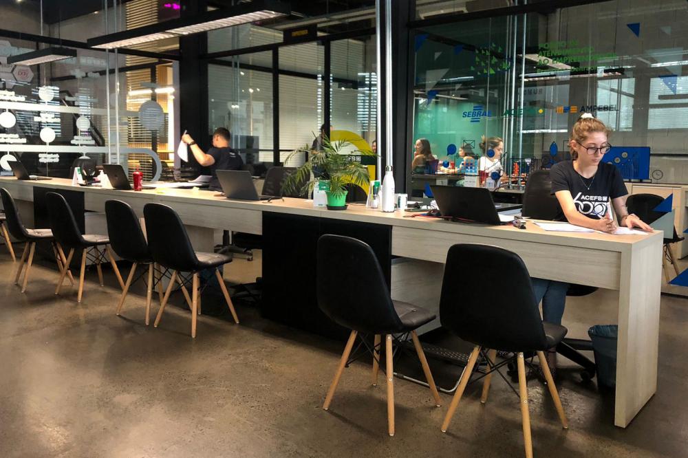 Após recesso, colaboradores da Acefb com as energias renovadas. Crédito: Reinner Rodrigues/Acefb.