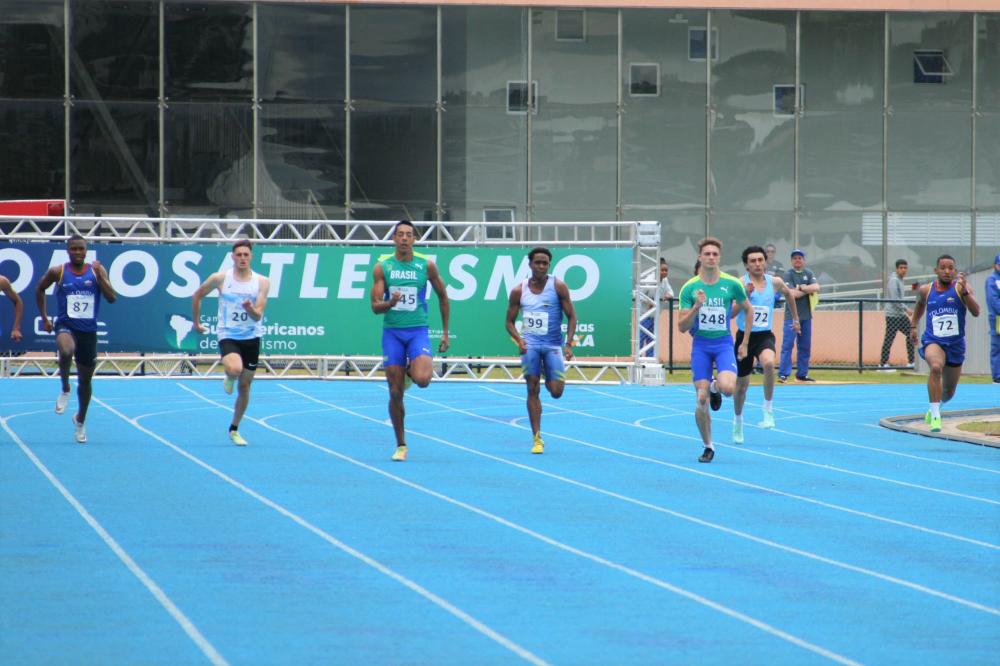 Campeonato de atletismo reúne 250 atletas em Cascavel e tem apoio do Governo. Na foto, o Campeonato Sul-Americano Sub-23 de Atletismo, no Centro Nacional de Treinamento em Atletismo (CNTA), que aconteceu em 2022. Foto: Arquivo Paraná Esporte