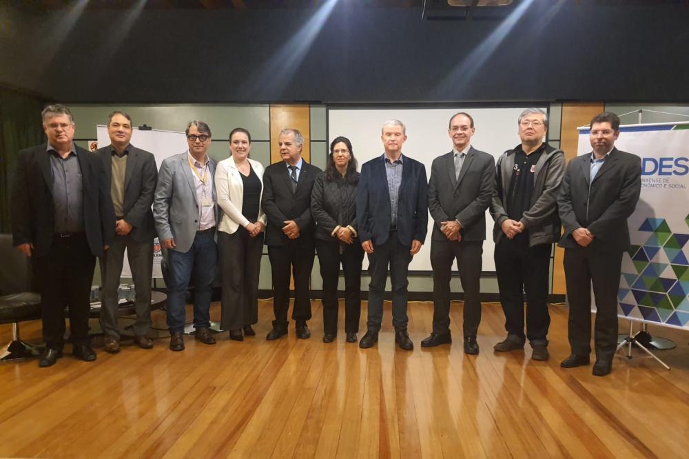 Importância do Censo 2022 e parceria com o Ipardes são foco de palestras do IBGE. Na foto, Ipardes e IBGE ao centro Jorge Callado Cimar Azeredo e Rebeca Palis Foto: SEPL