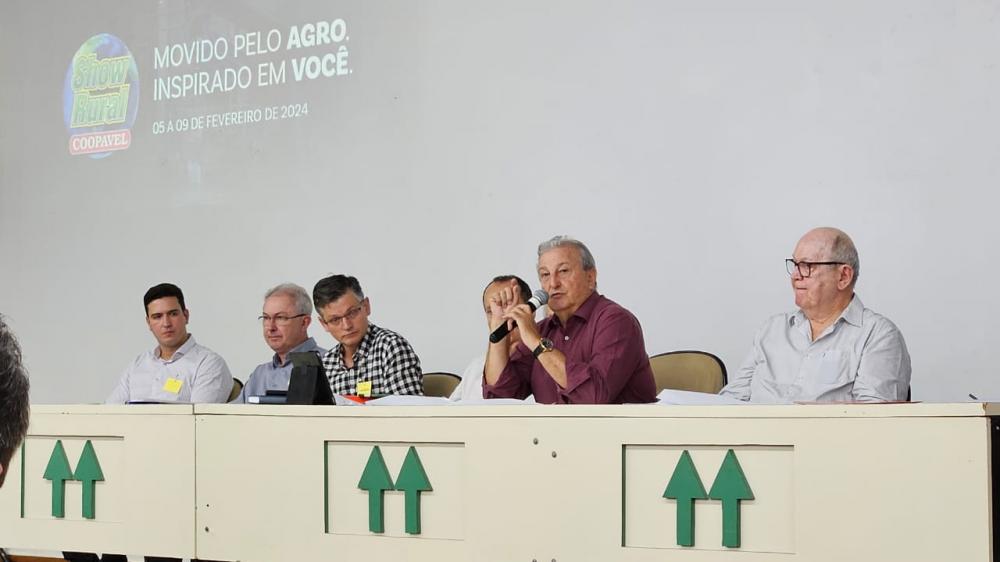 O presidente Dilvo Grolli comandou os trabalhos Crédito: Assessoria
