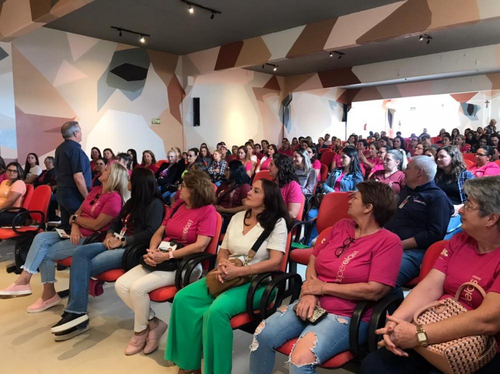 O evento foi realizado no auditório do prédio Paraná Cooperativo Crédito: Assessoria