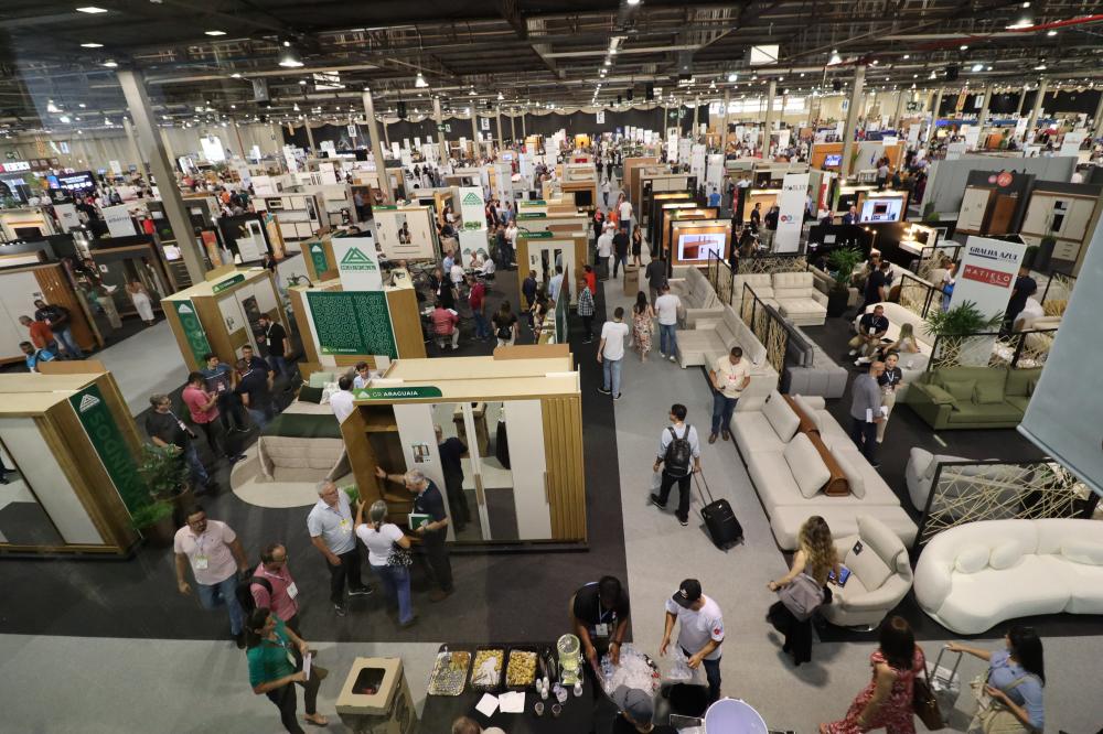 Maior do País, evento moveleiro de Arapongas tem 160 expositores e espera 17 mil visitantes Foto: Geraldo Bubniak/AEN
