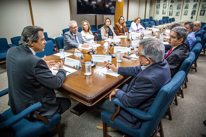 O projeto de lei seria o melhor caminho por pressupor diálogo, debate e votos. Diogo Zacarias/MF