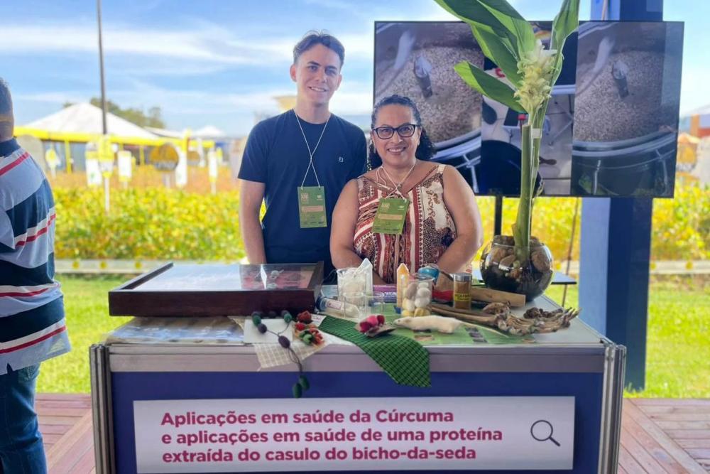 Unioeste leva pesquisas com cúrcuma e bicho-da-seda para a saúde humana ao Show Rural Foto: Unioeste