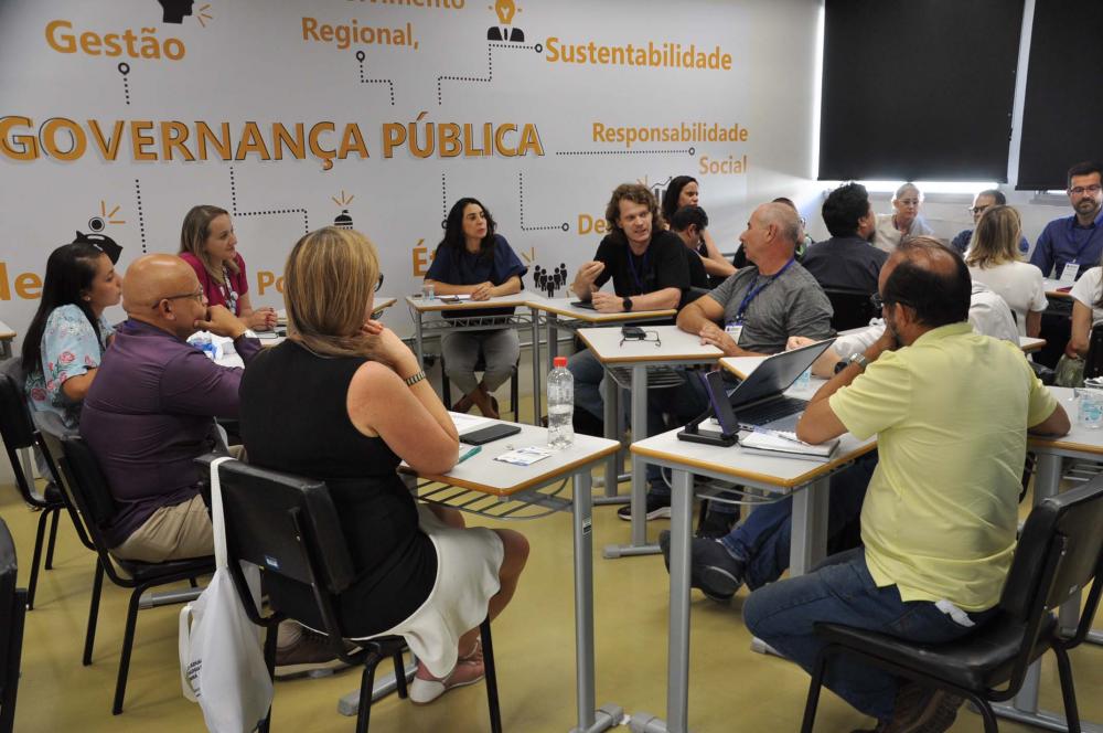 Comunidade científica debate diretrizes para a Ciência, Tecnologia e Inovação do Paraná Foto: SETI