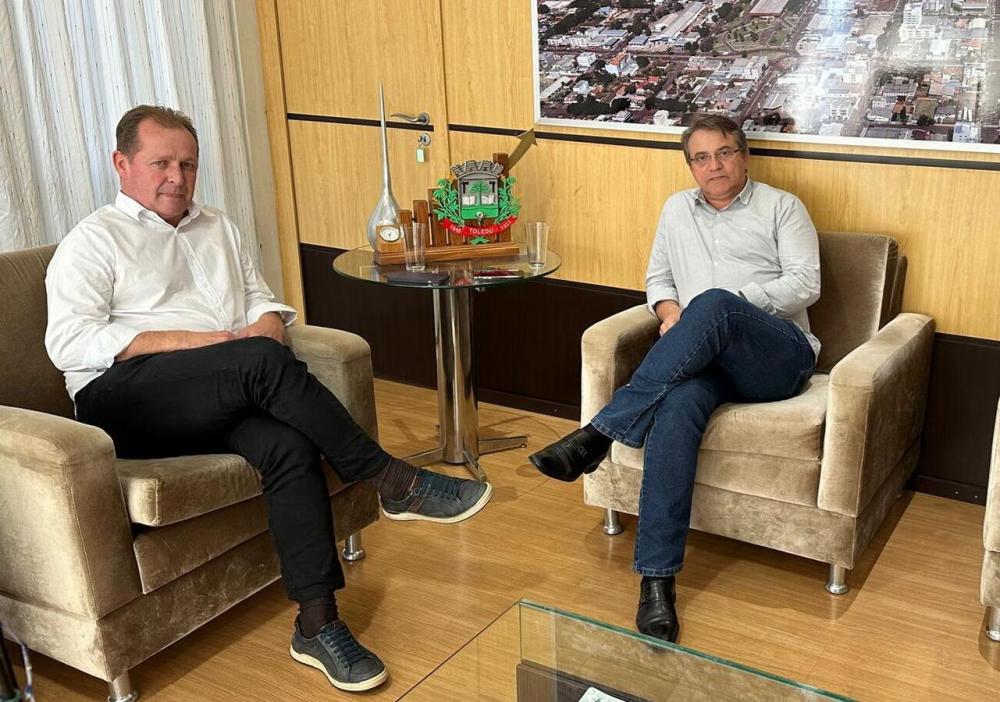 Encontro aconteceu na tarde desta sexta-feira (30) no Gabinete do chefe do Executivo toledano; educação foi o tema principal da conversa