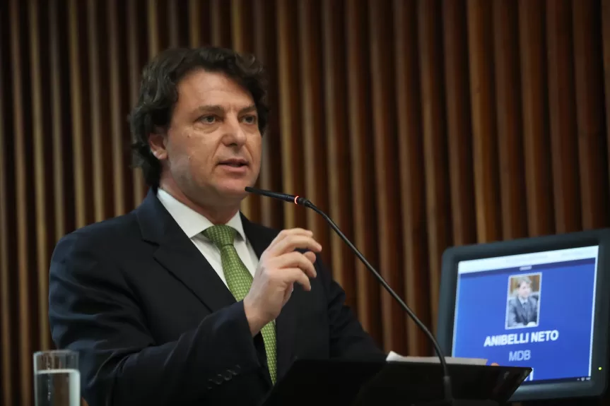 “A sessão solene será o momento oportuno de promovermos as homenagens e reconhecimento oficial aos rotarianos conforme indicação dos seus clubes de Rotary”, frisou Anibelli Neto.Créditos:Orlando Kissner/Alep