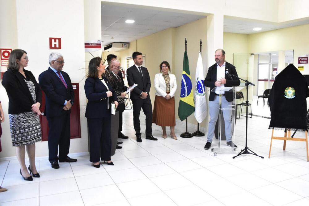 Vice Ademar Dorfschmidt marcou presença na entrega da nova sede do Centro Judiciário de Solução de Conflitos e Cidadania (Cejusc) e da usina fotovoltaica do fórum trabalhista