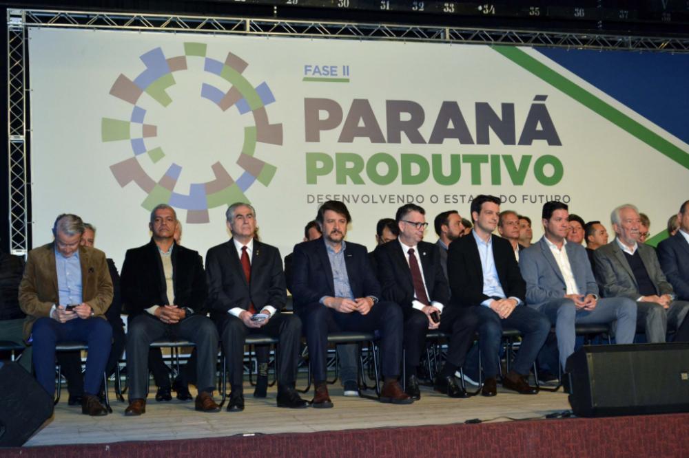 O Paraná Produtivo é um macro programa que visa o desenvolvimento de todas as regiões do Estado do Paraná