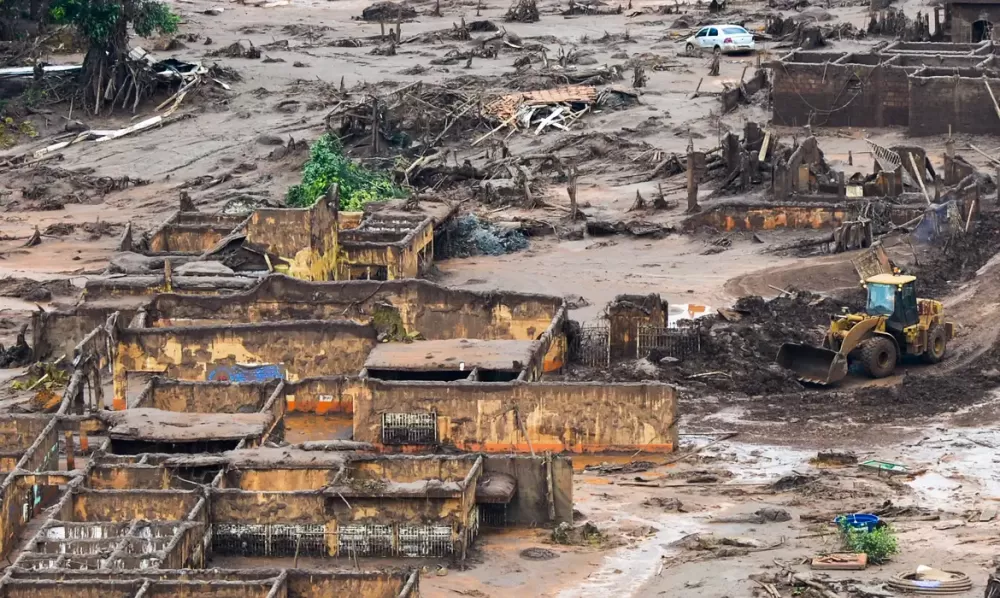 Uma antiga decisão do Tribunal de Justiça de Minas Gerais (TJMG) envolvendo o processo de reparação dos danos causados pelo rompimento da barragem da mineradora Samarco foi derrubada, em Brasília, pelo Superior Tribunal de Justiça (STJ). Em 2019, a inden