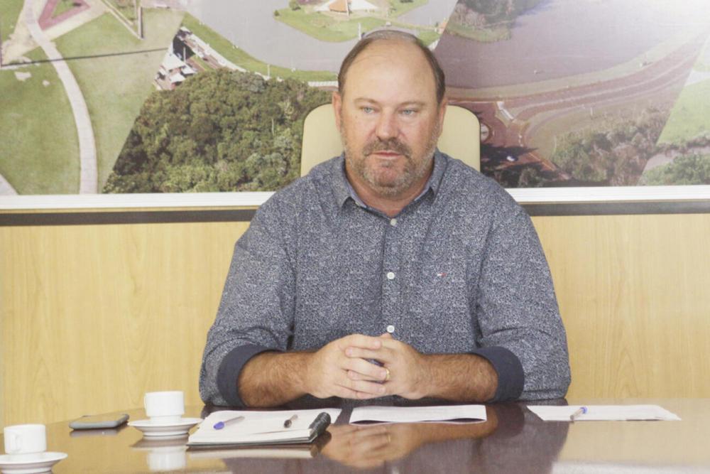 Assuntos pertinentes à Lei Federal 11.445/07, que prevê a prestação regionalizada de serviços públicos de saneamento básico.