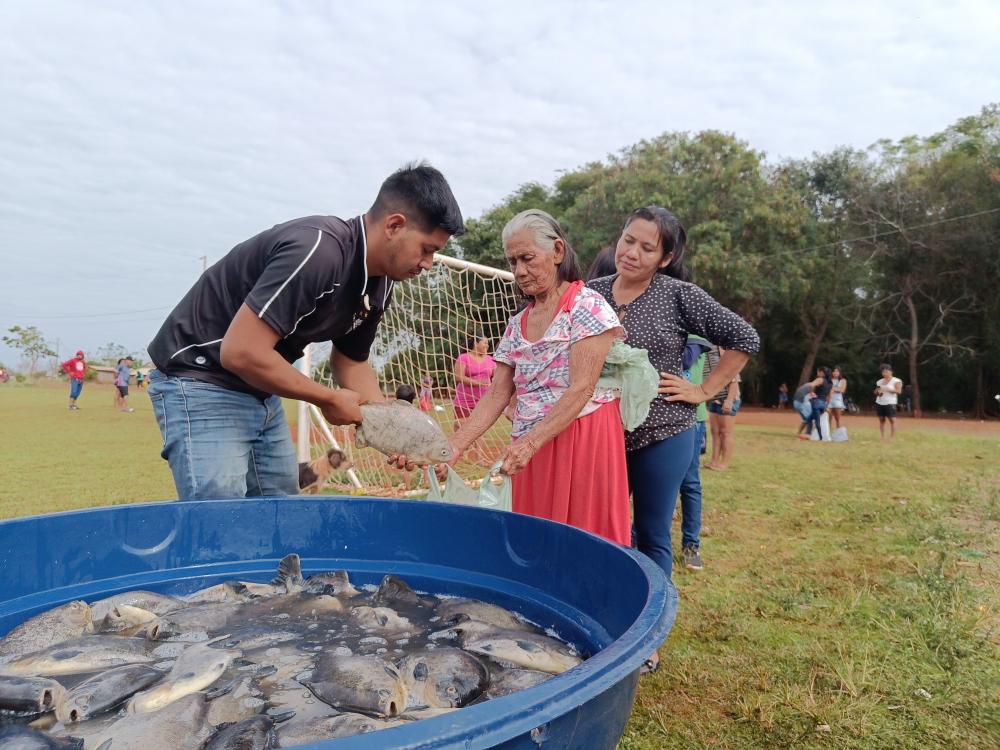 Entrega na aldeia Aty Mirim. Foto: Lúcio Horta/Itaipu.