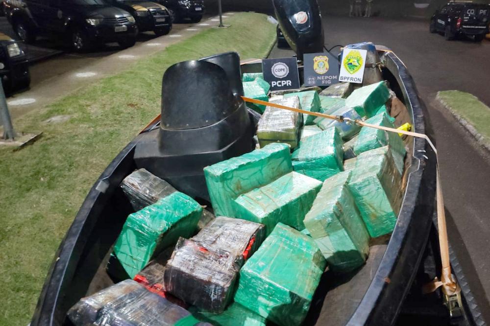 Operações policiais apreendem 1,7 mil quilos de drogas em Curitiba e Santa Helena. Na foto, ação integrada em Santa Helena Foto: PMPR