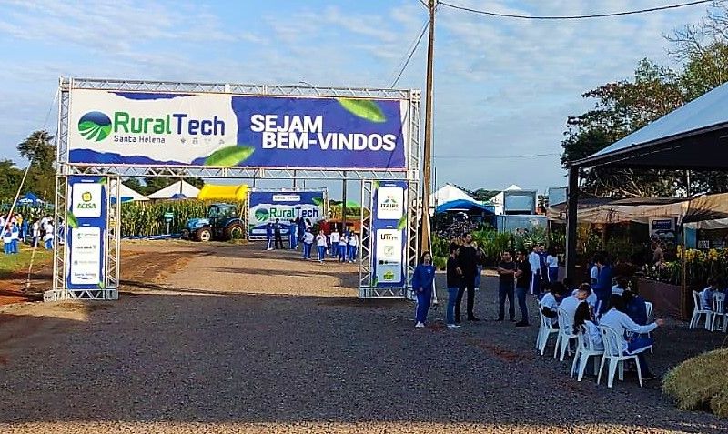Diversas autoridades regionais municipais e também estaduais participaram da abertura do evento.