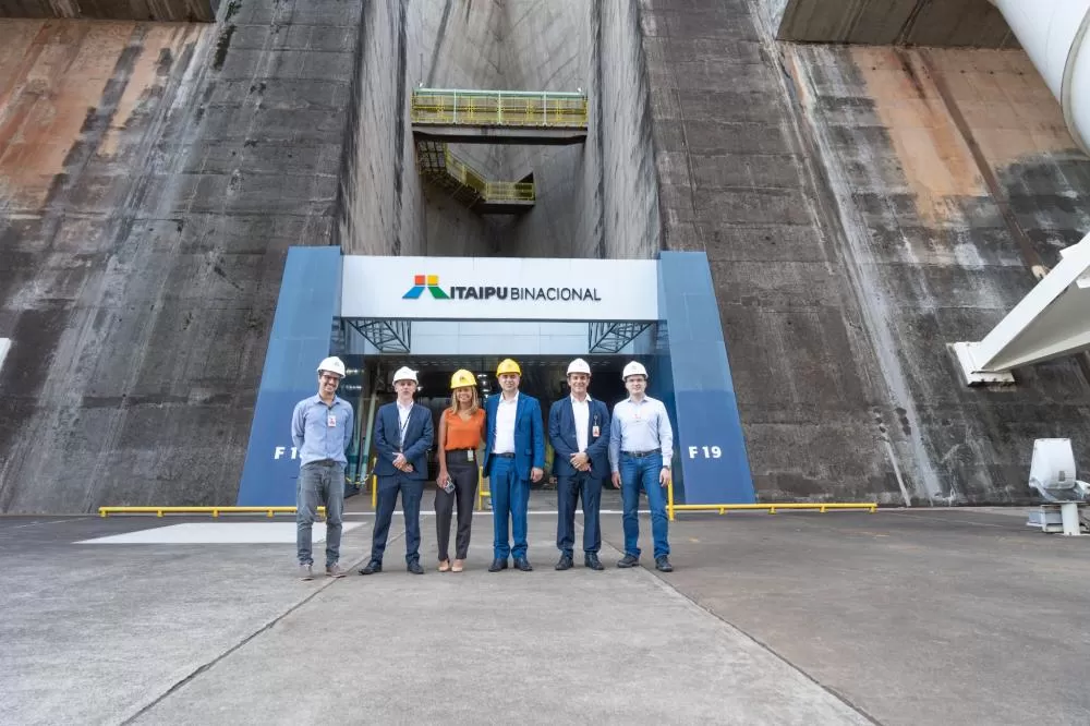 Diretor-geral da Aneel destaca papel de Itaipu na integração regional e descarbonização