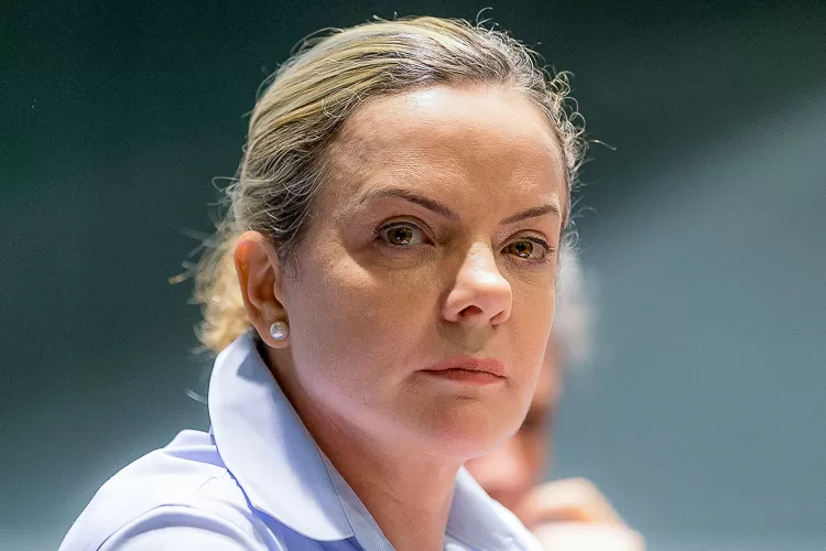 Gleisi coordenou a bancada na apresentação da Ação Popular Foto: Gustavo Bezerra