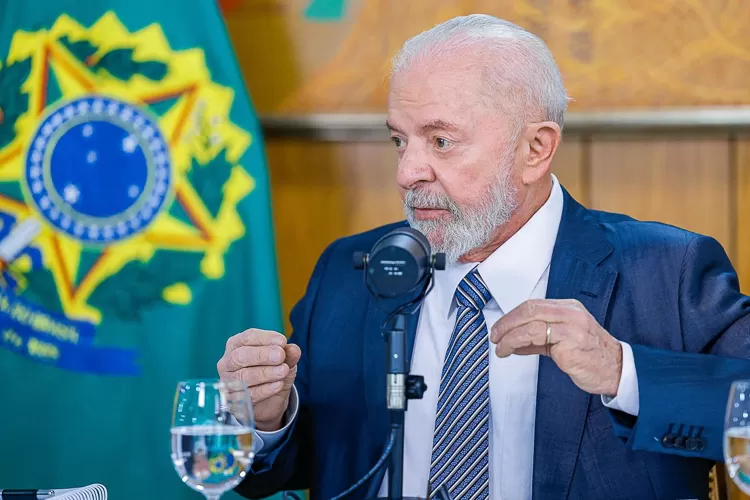 Lula, na entrevista "Eu não posso penalizar a pessoa que ganha menos" Foto: Ricardo Stuckert