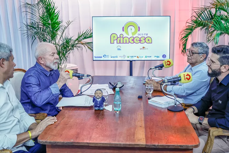 Lula, sobre ajuste fiscal: “São quase 30 milhões de pessoas, não tem por que a gente jogar nas costas deles" Foto: Ricardo Stuckert