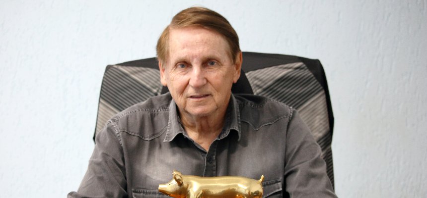 Milton reside em Quatro Pontes (PR) há quase 40 anos, onde fixou residência junto a esposa e filhos.