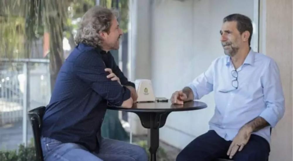 Zeca Dirceu e Enio Verri em reunião para benefício da população.