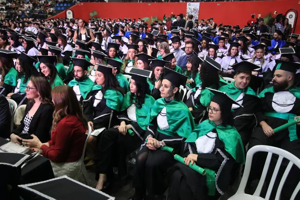 UEL forma primeiras turmas de Biotecnologia e Nutrição Foto: O Perobal/UEL