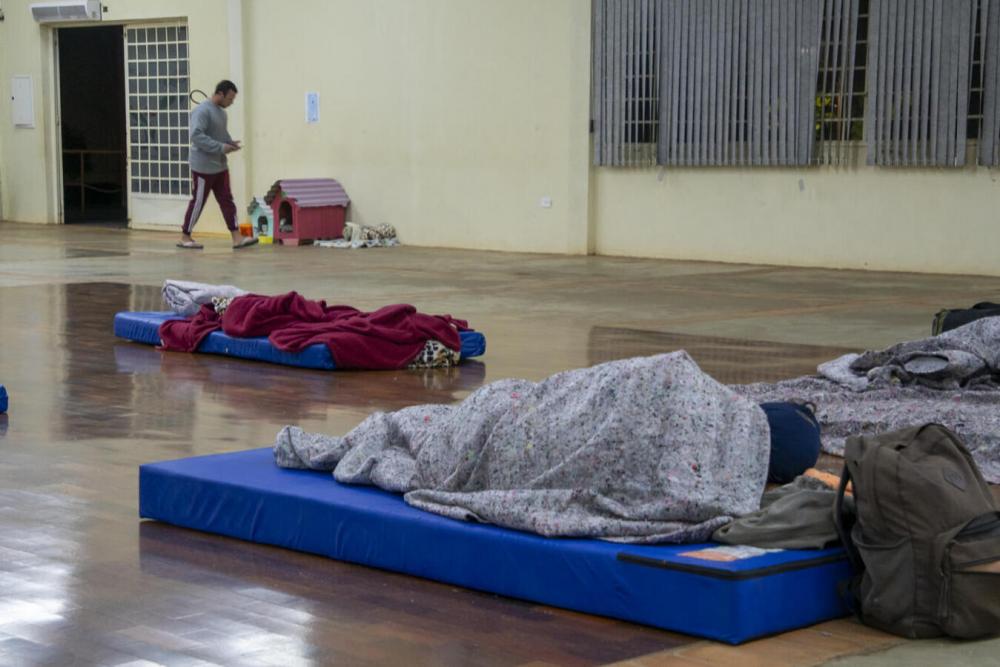 Em virtude das baixas temperaturas causadas pela massa de ar polar que está sobre o Centro-Sul do Brasil, medida foi tomada ontem (13) e segue nesta sexta-feira (14)