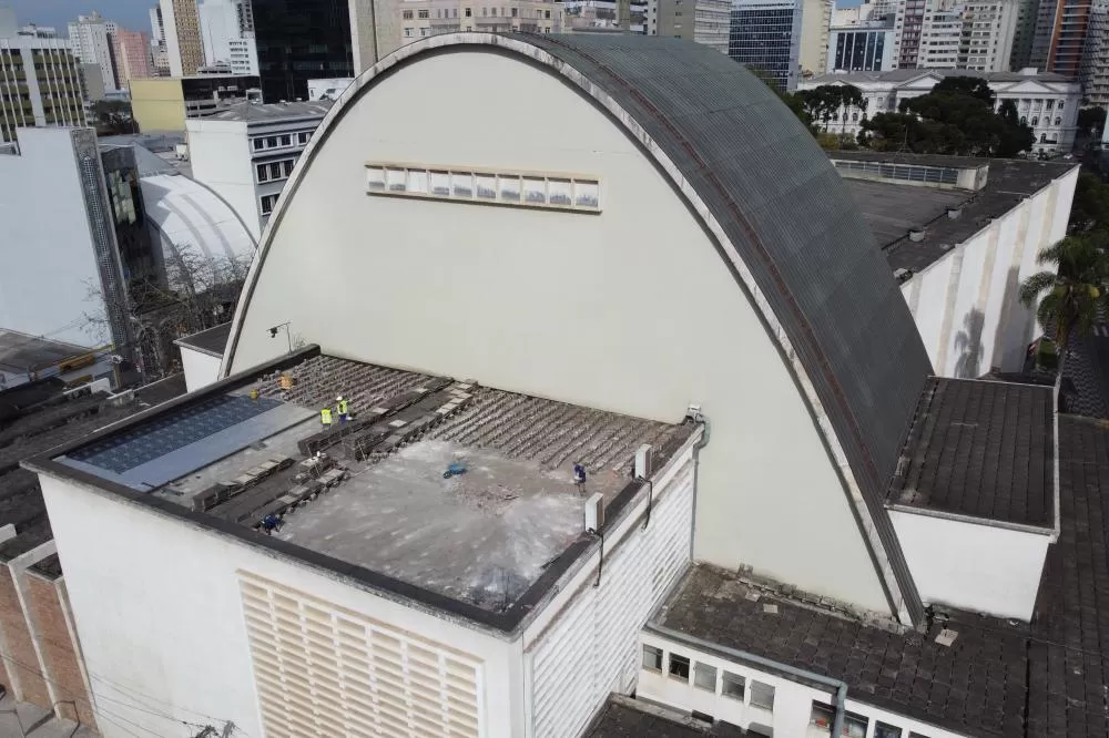 Com investimento de R$ 1,2 milhão, começa revitalização da cobertura do Teatro Guaíra Foto: Ari Dias/AEN