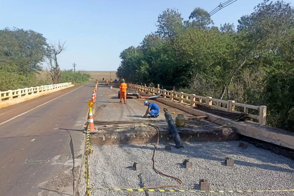 DER/pr reforma ponte em rodovia entre Palotina e Terra Roxa Foto: DER-PR