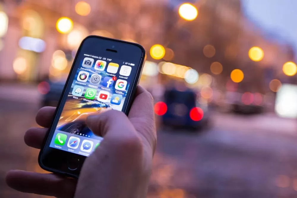 Com 4 milhões de domicílios conectados, 9 em cada 10 casas do Paraná acessa a internet Foto: SEJU