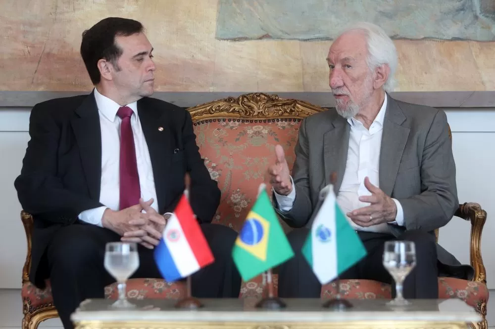 Vice Governador Darci Piana recebeu o embaixador do Paraguai, Juan Ángel Delgadillo cônsul do Paraguai, Celso Santiago Riquelme Mendieta; a cônsul-geral do Paraguai em Curitiba, María Amarilla; e a chefe do Escritório de Representação no Paraná (Erepar), 