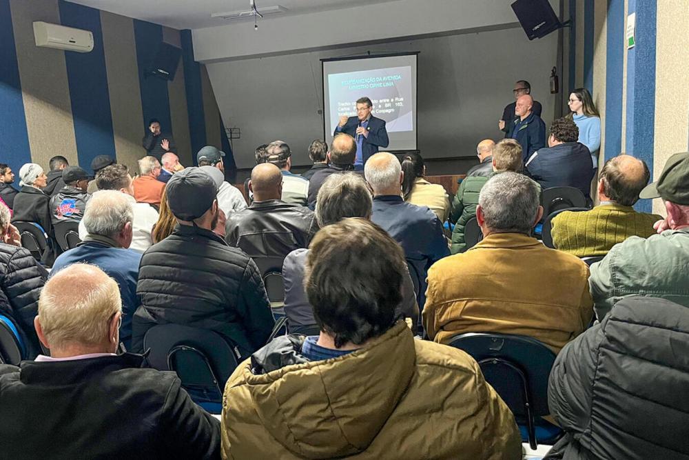 Moradores compareceram em peso à audiência pública realizada na noite desta terça (18) no Centro da Juventude Mariana Luiza Von Borstel e tiraram dúvidas a respeito do projeto