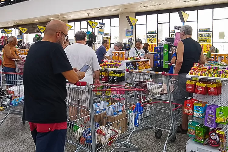 As vendas nos hiper e supermercados cresceram 1,7% em julho