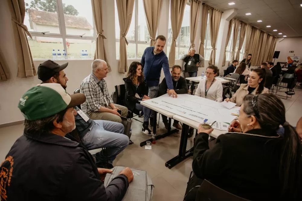 Arquivo "foto2": Reunião em Irati, no dia 17 de setembro. Foto: Itaipu Parquetec