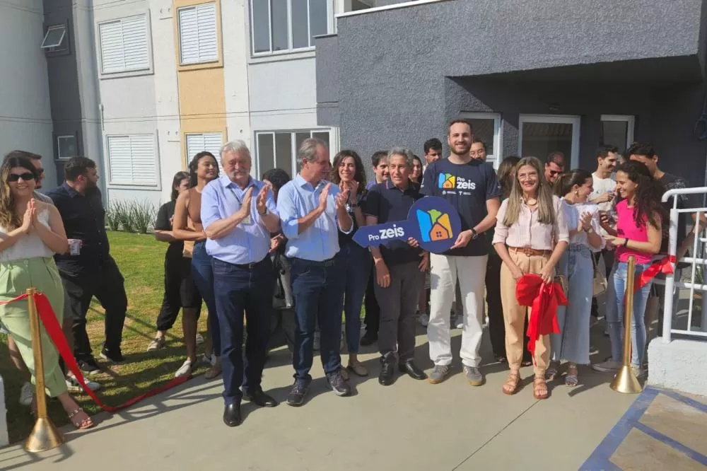 Cohapar entrega as chaves de 64 apartamentos de um novo residencial em Maringá