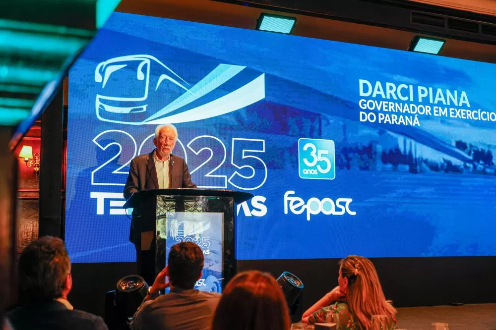 Darci Piana destaca turismo paranaense a empresários do transporte de passageiros Foto: Gabriel Rosa/AEN
