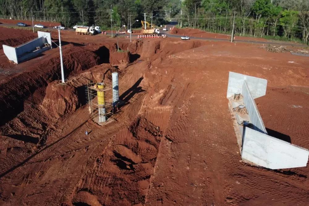 Perimetral Leste: avenida de Foz do Iguaçu terá operação pare-e-siga na semana que vem Foto: DER