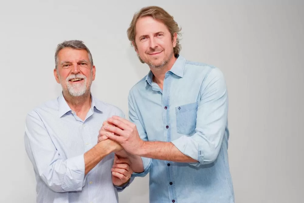 Foto: Zeca Dirceu com o prefeito reeleito de Paraíso do Norte, Beto Vizzotto. Divulgação.