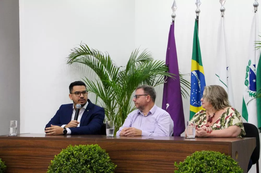 O diretor administrativo da Itaipu Binacional, Iggor Gomes Rocha, participou, no dia 18 de outubro, da sessão de abertura do VI ELAC - Encontro Latino-Americano de Arquitetura Comunitária, na Universidade Federal da Integração Tecnológica (Unila). Na ocas
